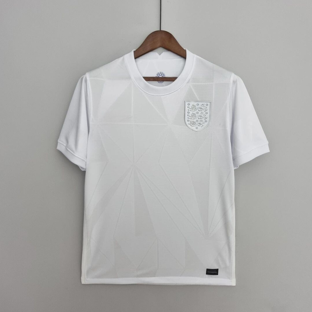 England 22 | Home | White