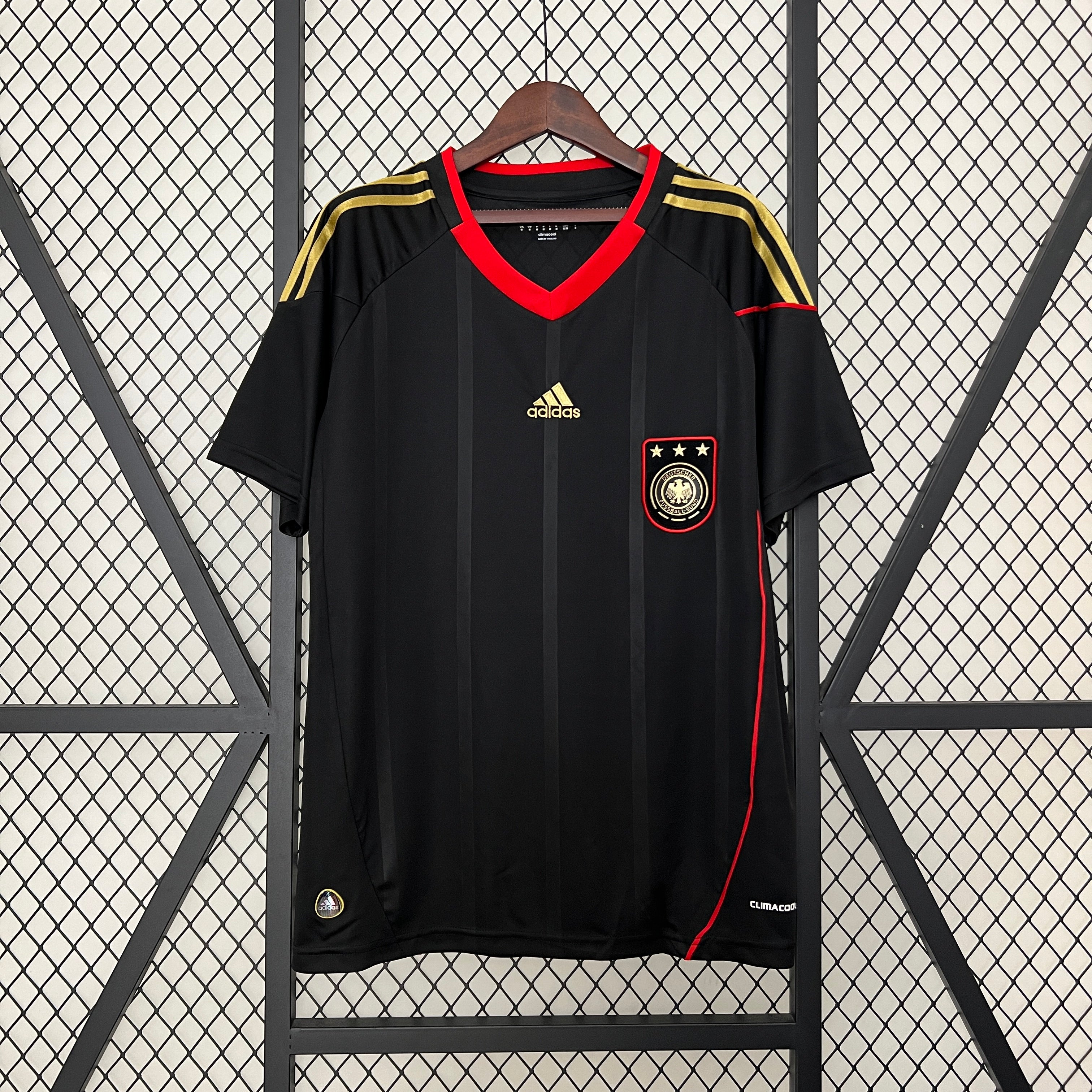 Germany 2010 | Retro Away