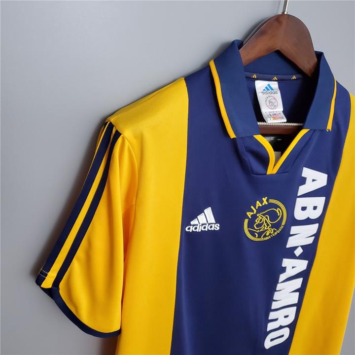 Ajax 2000-2001 | Retro Away